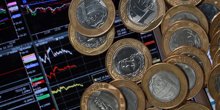 Stock market graph with brazilian coins
